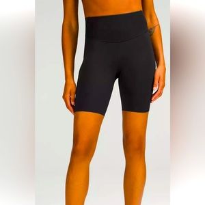 NWT Lululemon Base Pace High Rise 8” Short in Camo Deep Coal Multi. Size 4